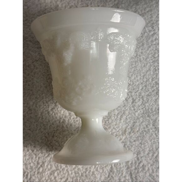 Vintage EO Brody White Milk Glass M4300 Pedestal Vase/Grape Vine - Picture 9 of 11